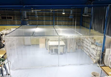 印刷工場（埼玉県さいたま市緑区）天井吊り下げビニールブース