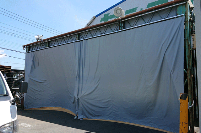 施工事例ビニールカーテン+大型カーテンレール